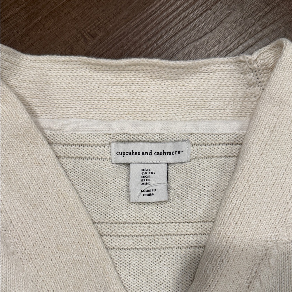 cupcakes & cashmere Cream Button-Up Cardigan - Picture 3 of 11